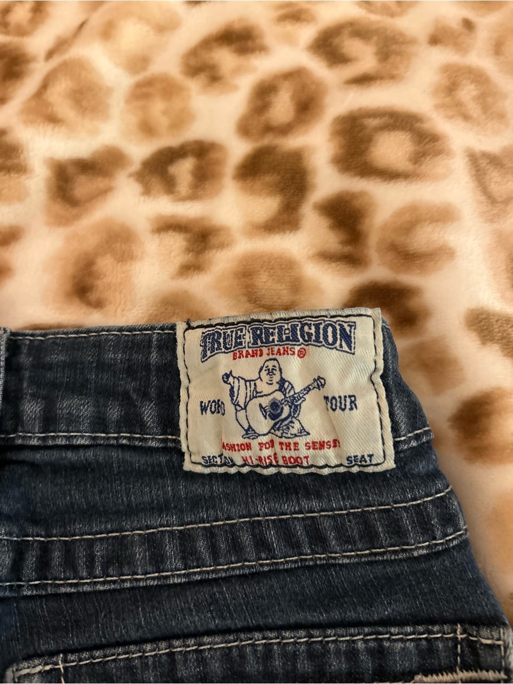 true religion y2k horse shoe bedazzled pocket jeans!🌷 - Picture 4 of 5